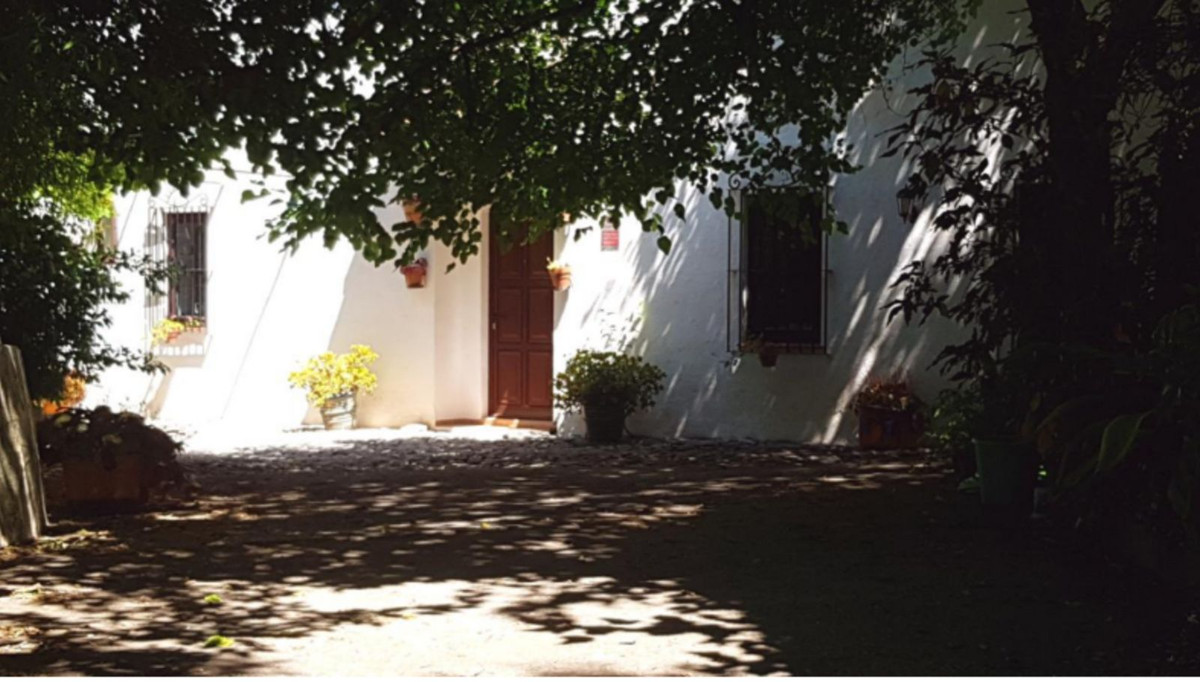 Se vende Finca - Cortijo de 3 dormitorios en Costa Del Sol, Málaga, España