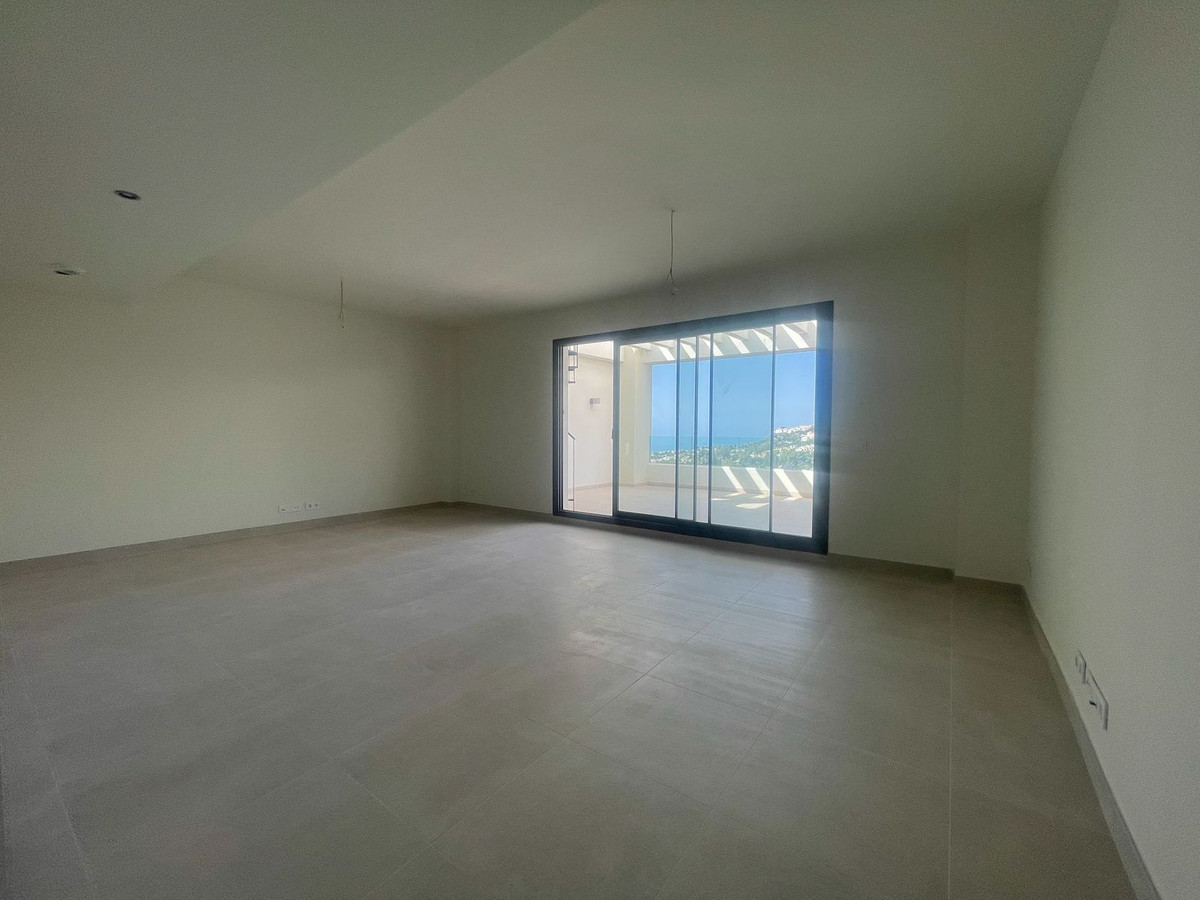 3 Bed Apartment for sale in Benalmadena Costa Del Sol, Málaga, Spain