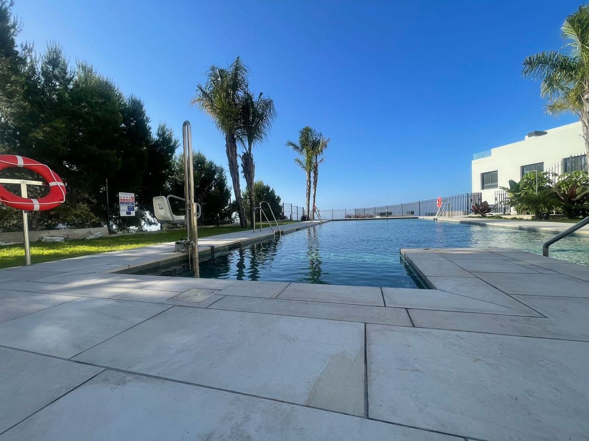 Se vende Apartamento Planta Media de 2 dormitorios en Costa Del Sol, Málaga, España