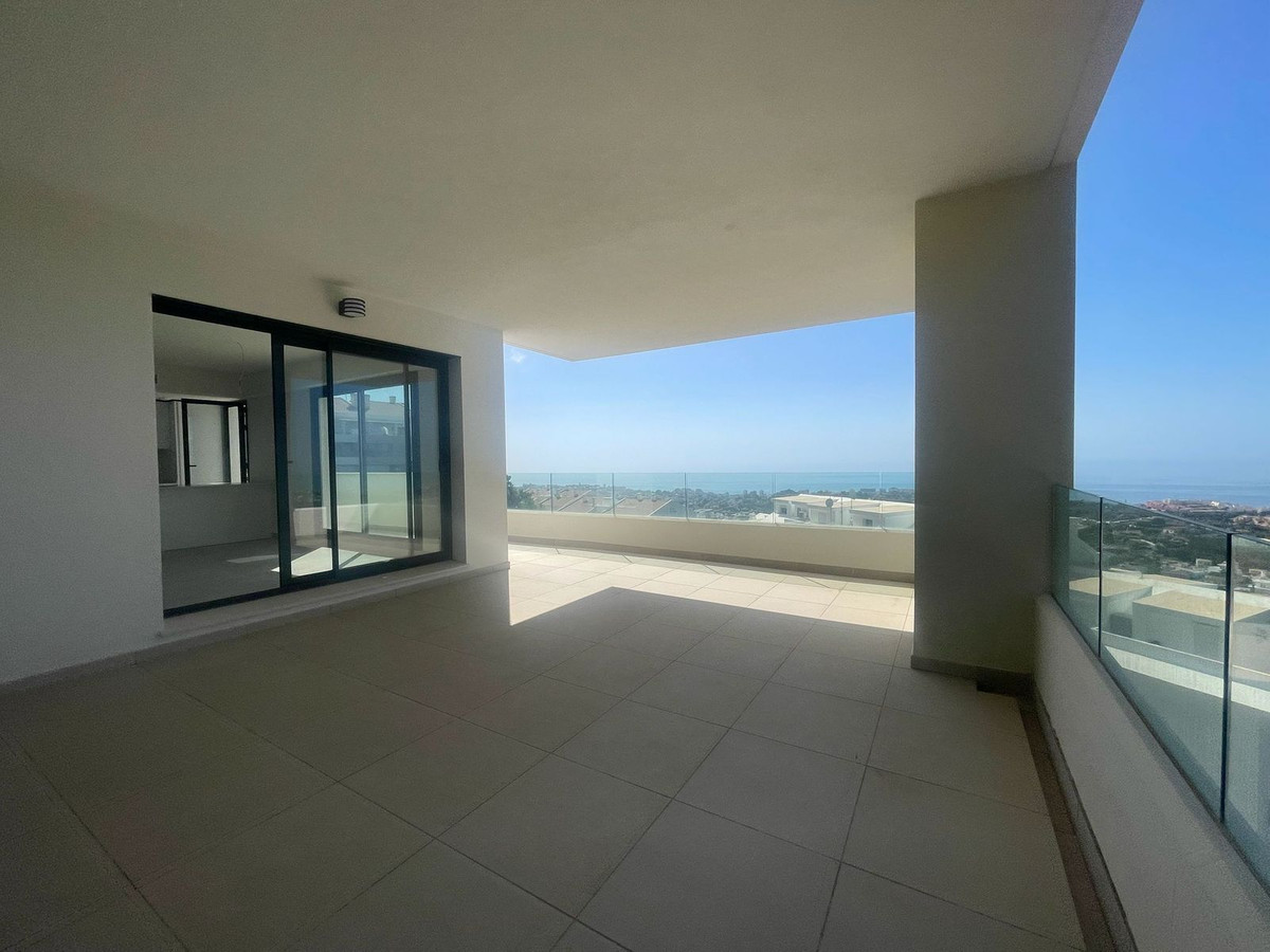 3 Bed Apartment for sale in Benalmadena Costa Del Sol, Málaga, Spain