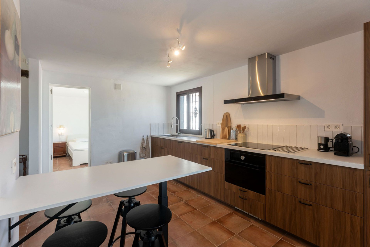Se vende Finca - Cortijo de 2 dormitorios en Costa Del Sol, Málaga, España