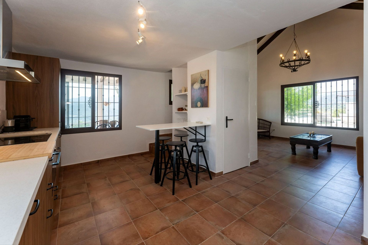 Se vende Finca - Cortijo de 2 dormitorios en Costa Del Sol, Málaga, España