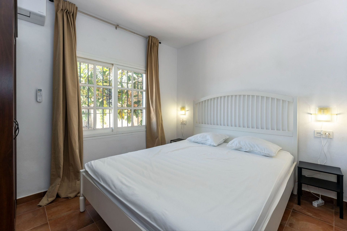 Se vende Finca - Cortijo de 2 dormitorios en Costa Del Sol, Málaga, España