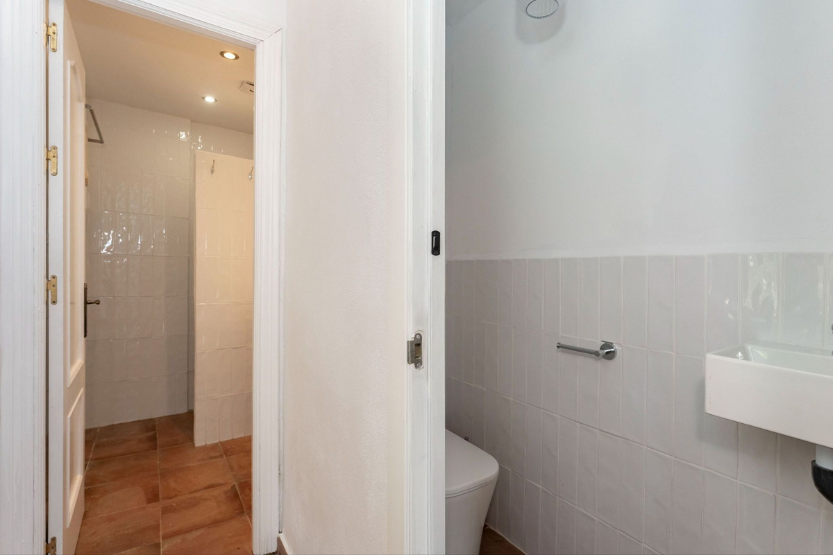 Se vende Finca - Cortijo de 2 dormitorios en Costa Del Sol, Málaga, España