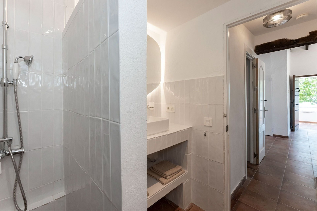 Se vende Finca - Cortijo de 2 dormitorios en Costa Del Sol, Málaga, España