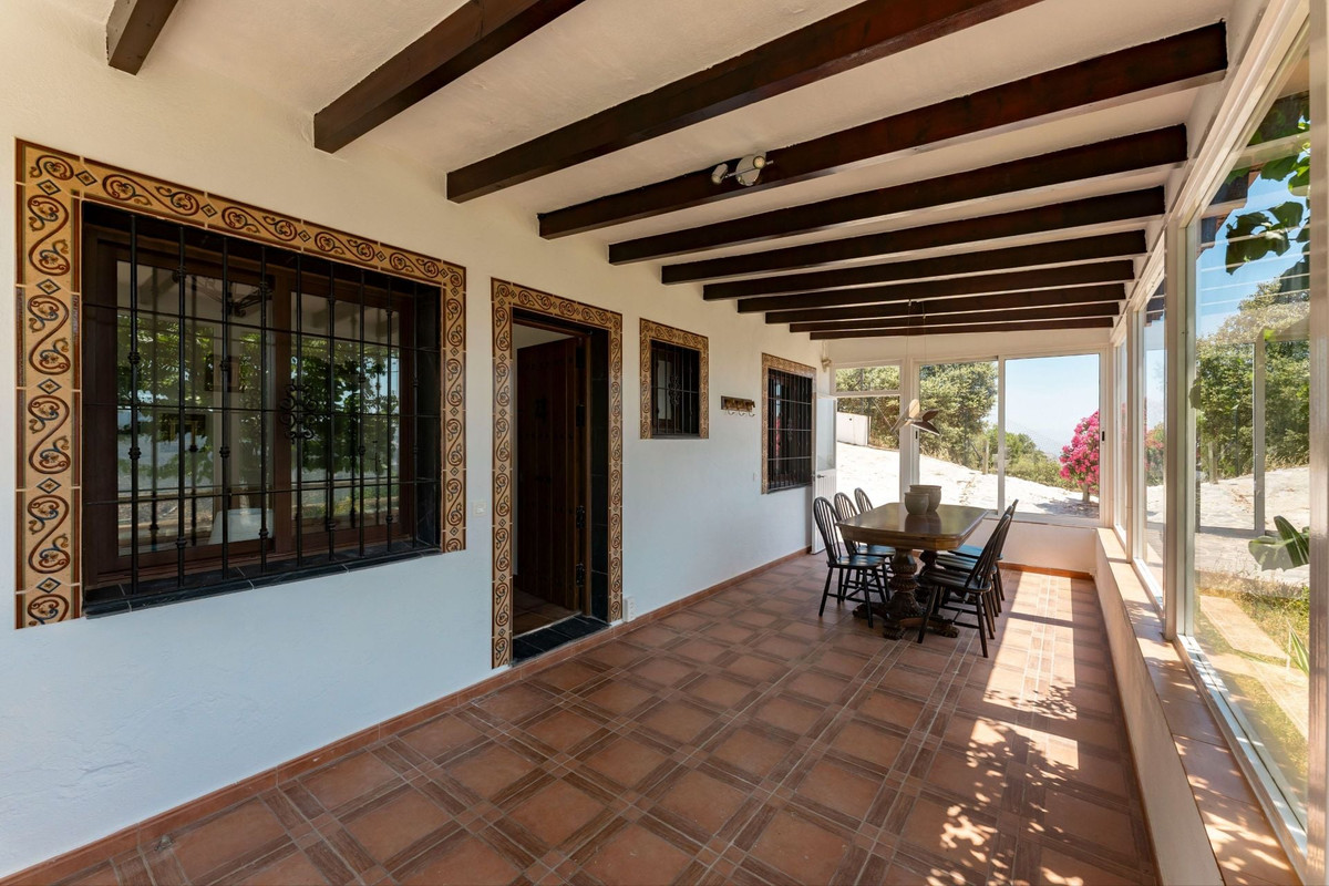 Se vende Finca - Cortijo de 2 dormitorios en Costa Del Sol, Málaga, España