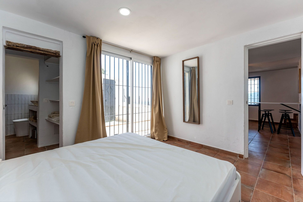 Se vende Finca - Cortijo de 2 dormitorios en Costa Del Sol, Málaga, España