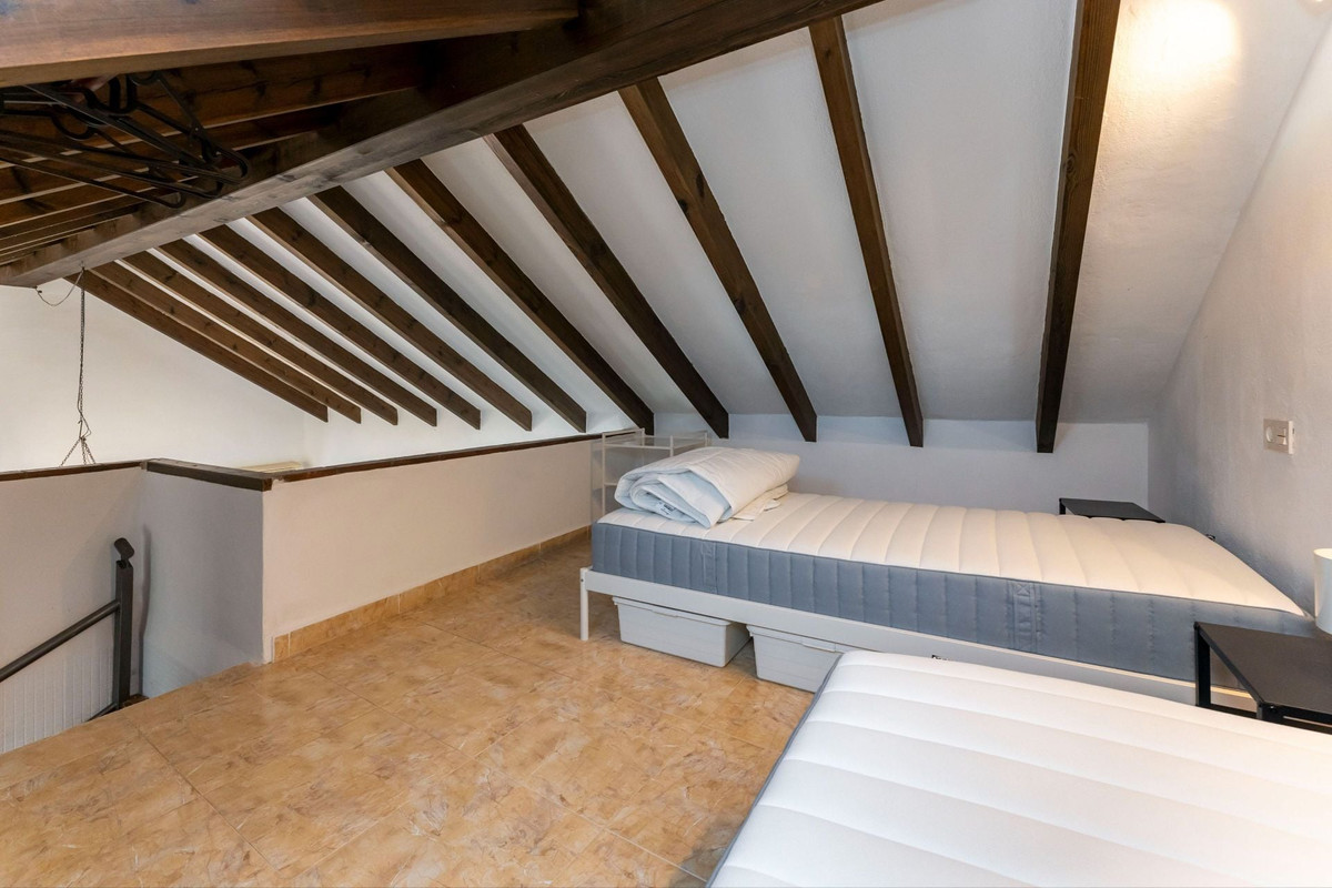 Se vende Finca - Cortijo de 2 dormitorios en Costa Del Sol, Málaga, España