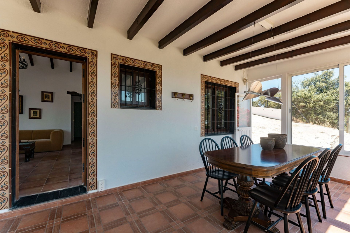 Se vende Finca - Cortijo de 2 dormitorios en Costa Del Sol, Málaga, España