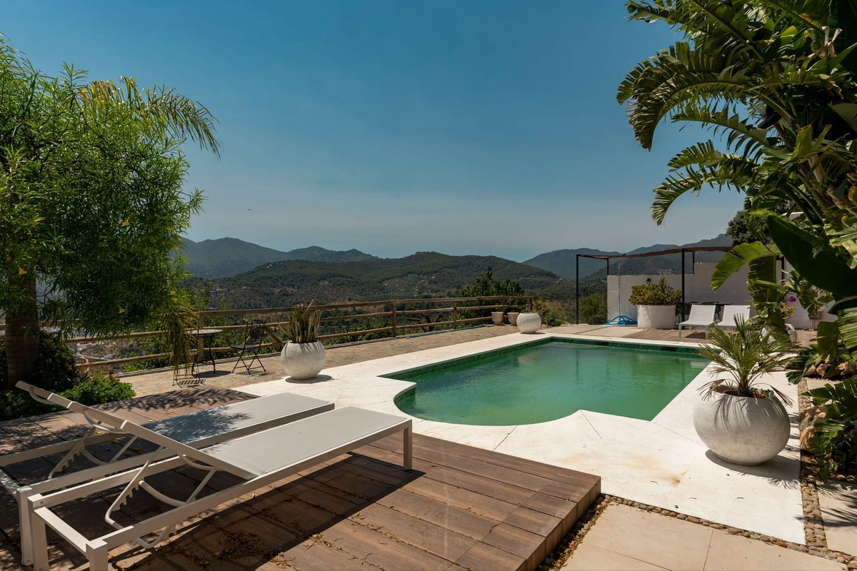 Se vende Finca - Cortijo de 2 dormitorios en Costa Del Sol, Málaga, España