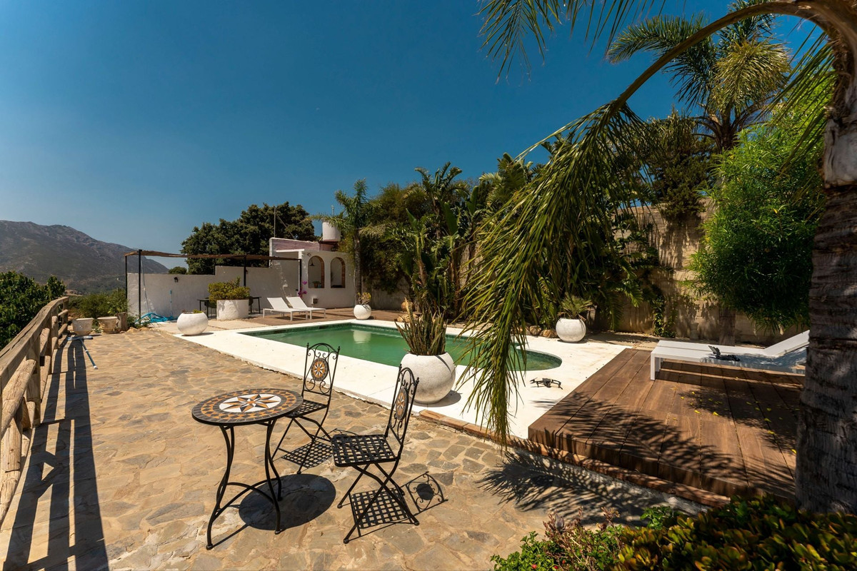 Se vende Finca - Cortijo de 2 dormitorios en Costa Del Sol, Málaga, España