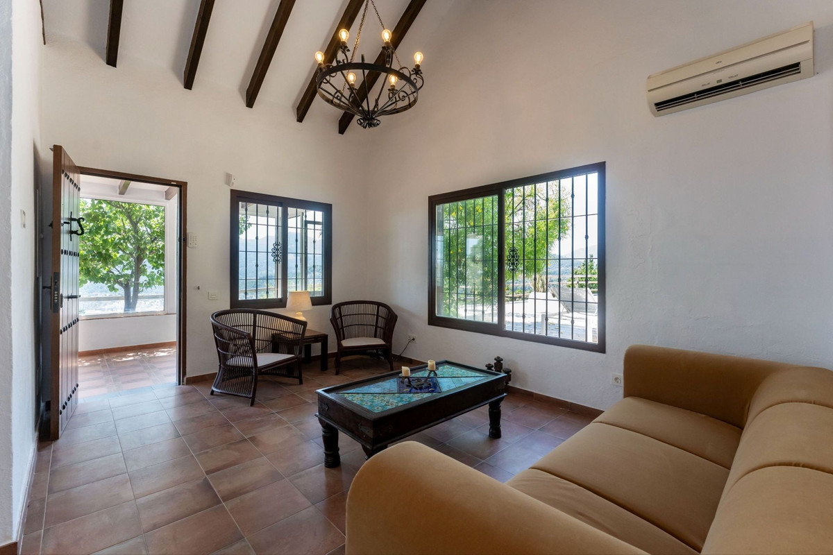 Se vende Finca - Cortijo de 2 dormitorios en Costa Del Sol, Málaga, España