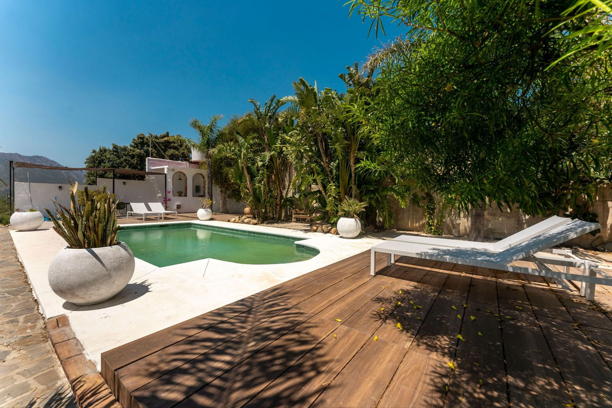 Se vende Finca - Cortijo de 2 dormitorios en Costa Del Sol, Málaga, España