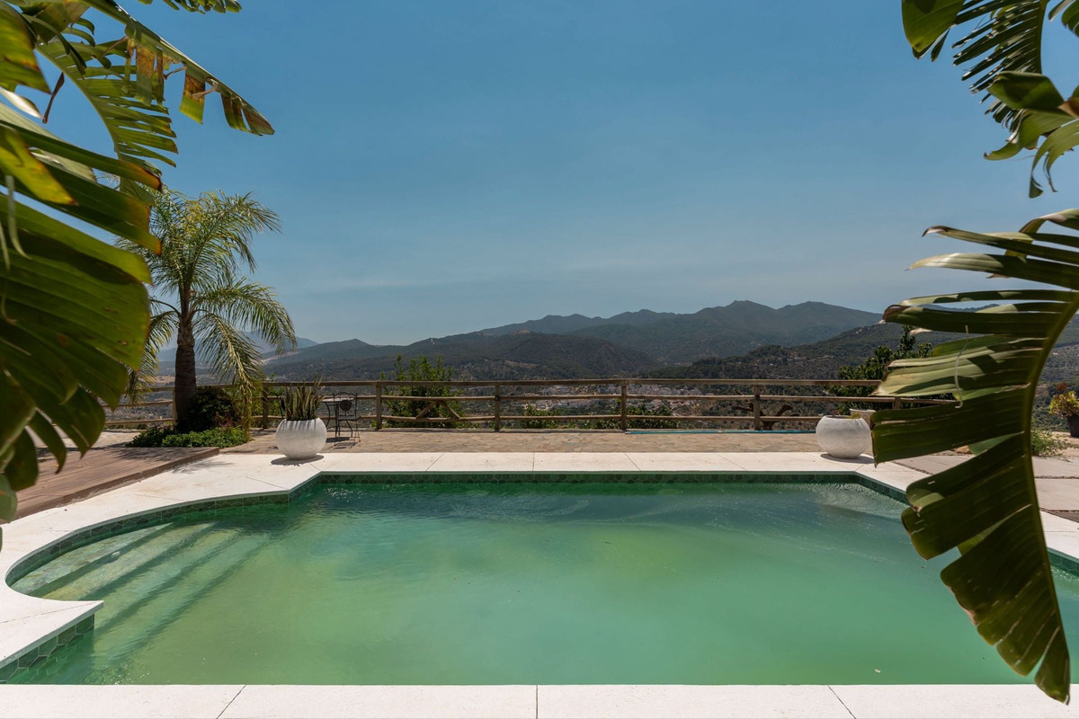 Se vende Finca - Cortijo de 2 dormitorios en Costa Del Sol, Málaga, España