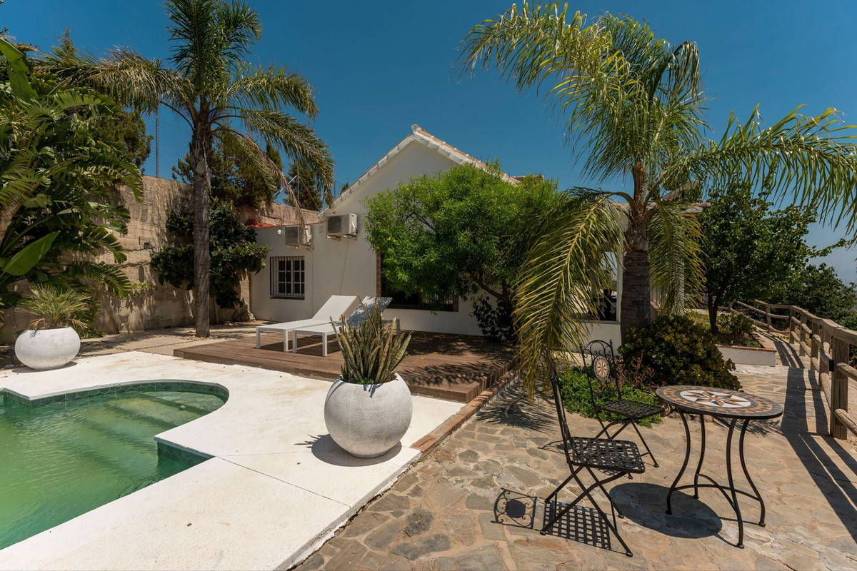 Se vende Finca - Cortijo de 2 dormitorios en Costa Del Sol, Málaga, España