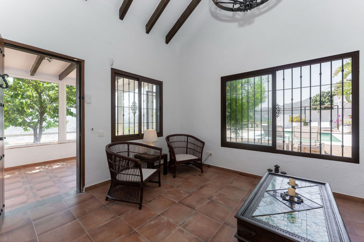 Se vende Finca - Cortijo de 2 dormitorios en Costa Del Sol, Málaga, España
