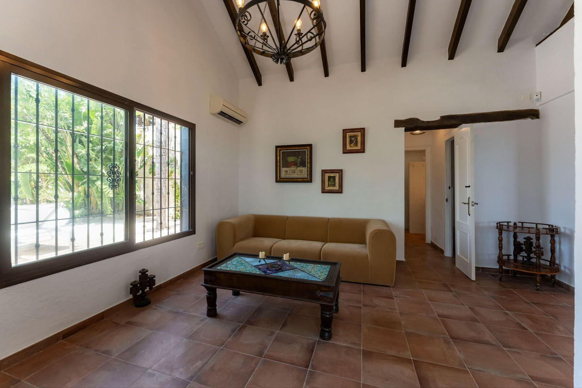 Se vende Finca - Cortijo de 2 dormitorios en Costa Del Sol, Málaga, España