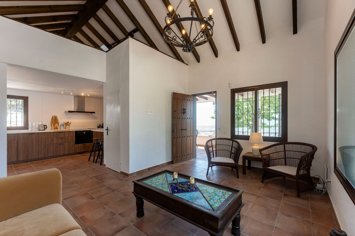 Se vende Finca - Cortijo de 2 dormitorios en Costa Del Sol, Málaga, España