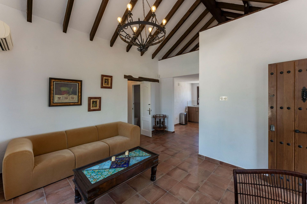 Se vende Finca - Cortijo de 2 dormitorios en Costa Del Sol, Málaga, España