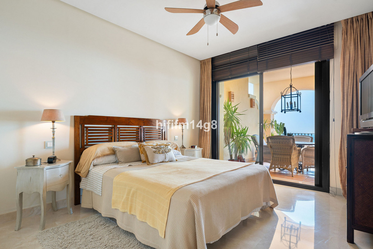 2 Bed Apartment for sale in Benahavís Costa Del Sol, Málaga, Spain