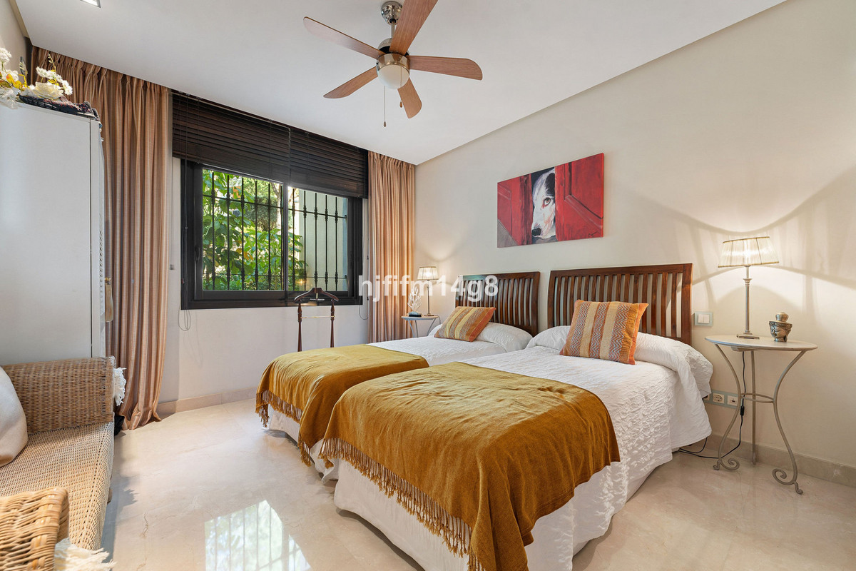 2 Bed Apartment for sale in Benahavís Costa Del Sol, Málaga, Spain