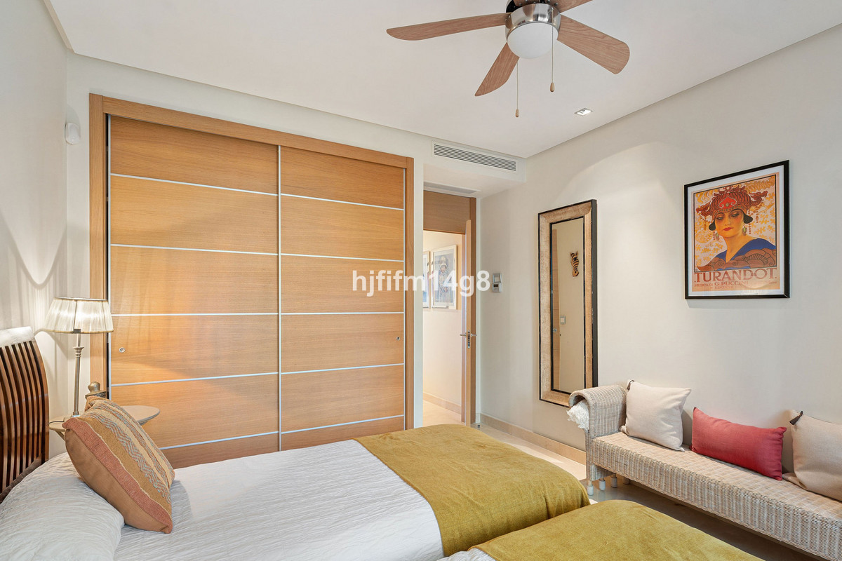 2 Bed Apartment for sale in Benahavís Costa Del Sol, Málaga, Spain