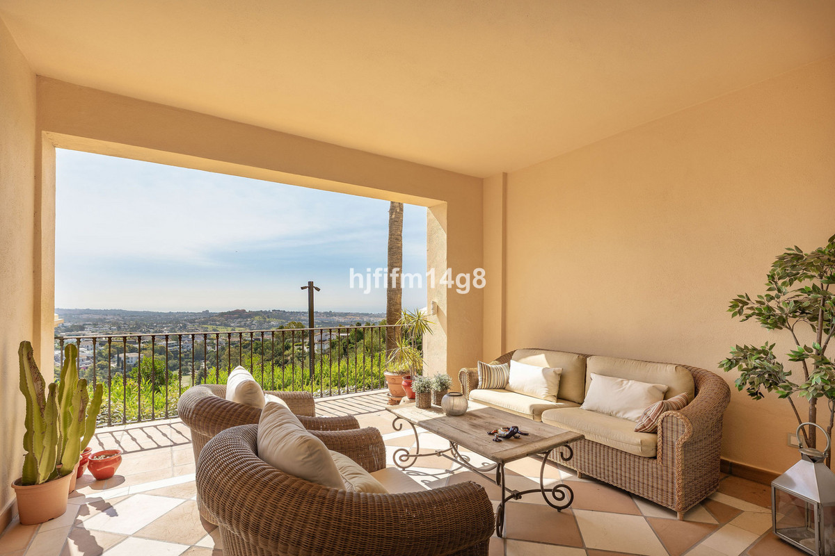 2 Bed Apartment for sale in Benahavís Costa Del Sol, Málaga, Spain