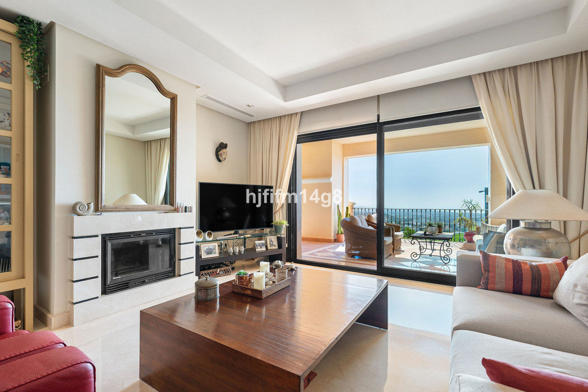 2 Bed Apartment for sale in Benahavís Costa Del Sol, Málaga, Spain