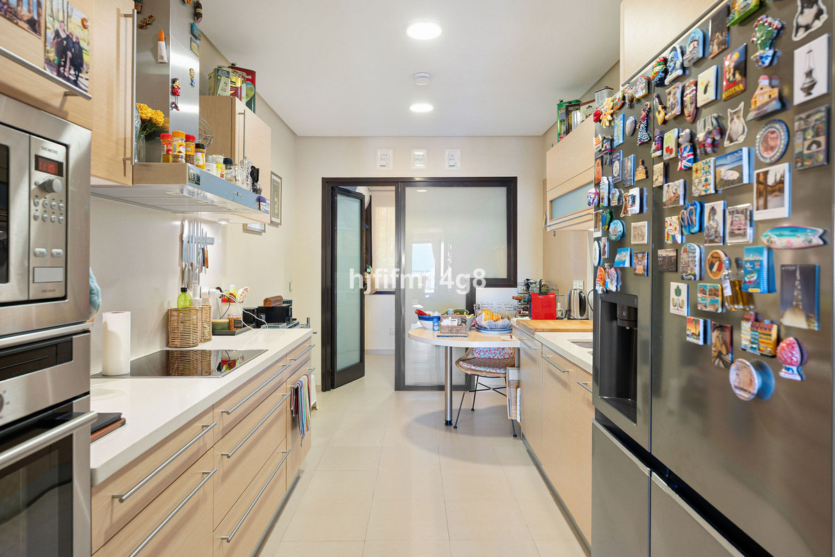 2 Bed Apartment for sale in Benahavís Costa Del Sol, Málaga, Spain
