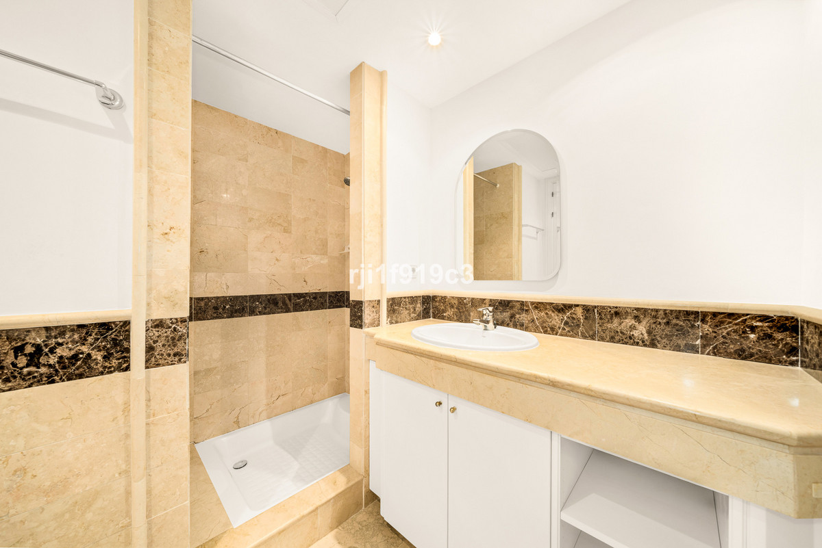 2 Bed Apartment for sale in Elviria Costa Del Sol, Málaga, Spain
