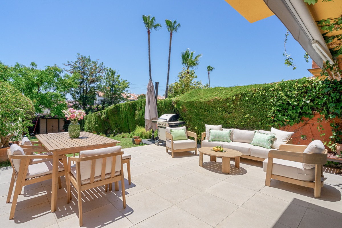 3 Bed Townhouse for sale in Estepona Costa Del Sol, Málaga, Spain