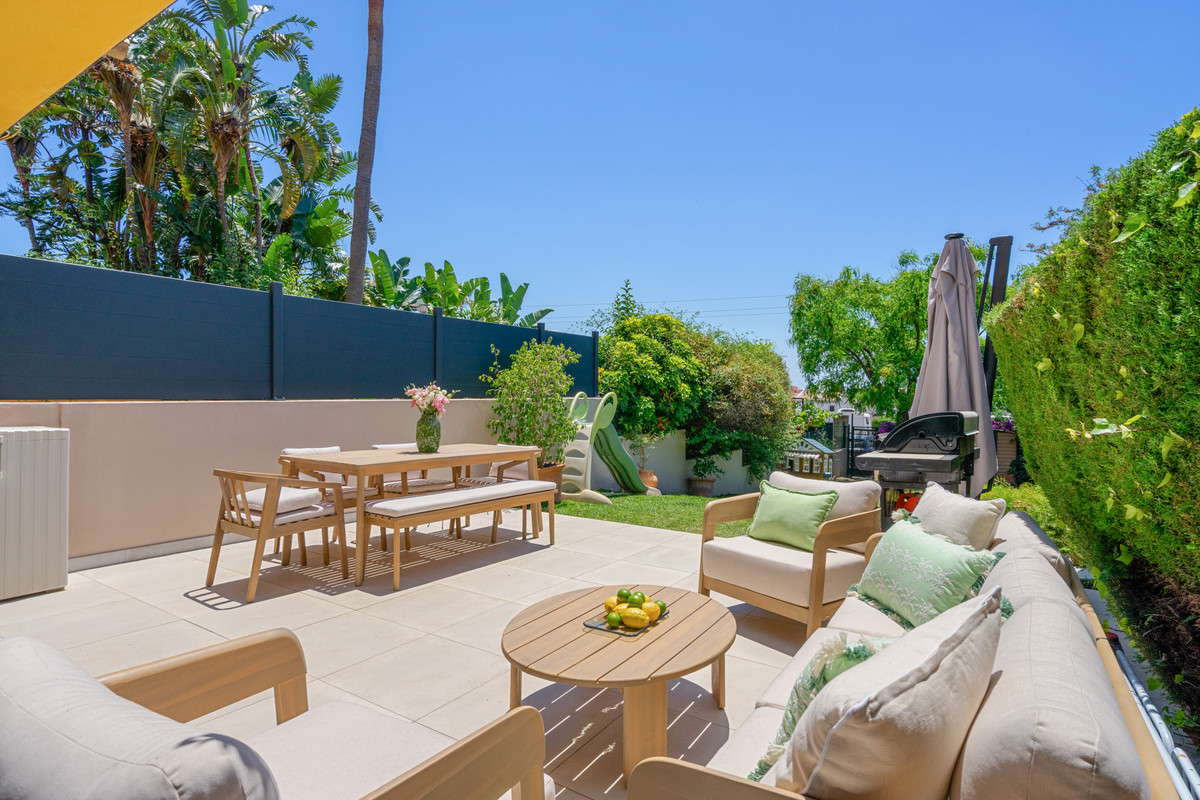 3 Bed Townhouse for sale in Estepona Costa Del Sol, Málaga, Spain