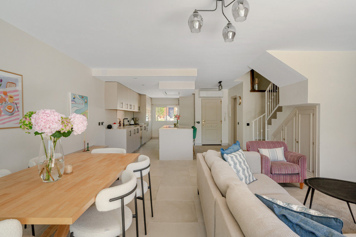3 Bed Townhouse for sale in Estepona Costa Del Sol, Málaga, Spain
