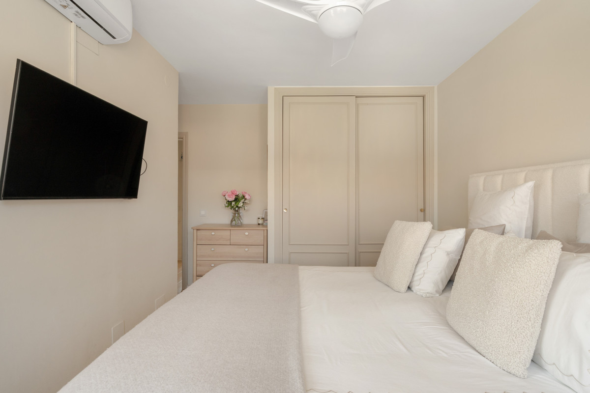 3 Bed Townhouse for sale in Estepona Costa Del Sol, Málaga, Spain