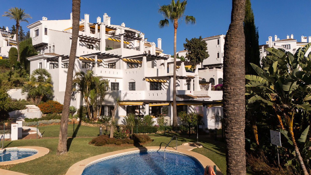 3 Bed Apartment for sale in Nueva Andalucía Costa Del Sol, Málaga, Spain