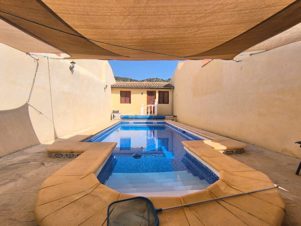 4 Bed Townhouse for sale in Chinorlet Costa Blanca, Alicante, Spain