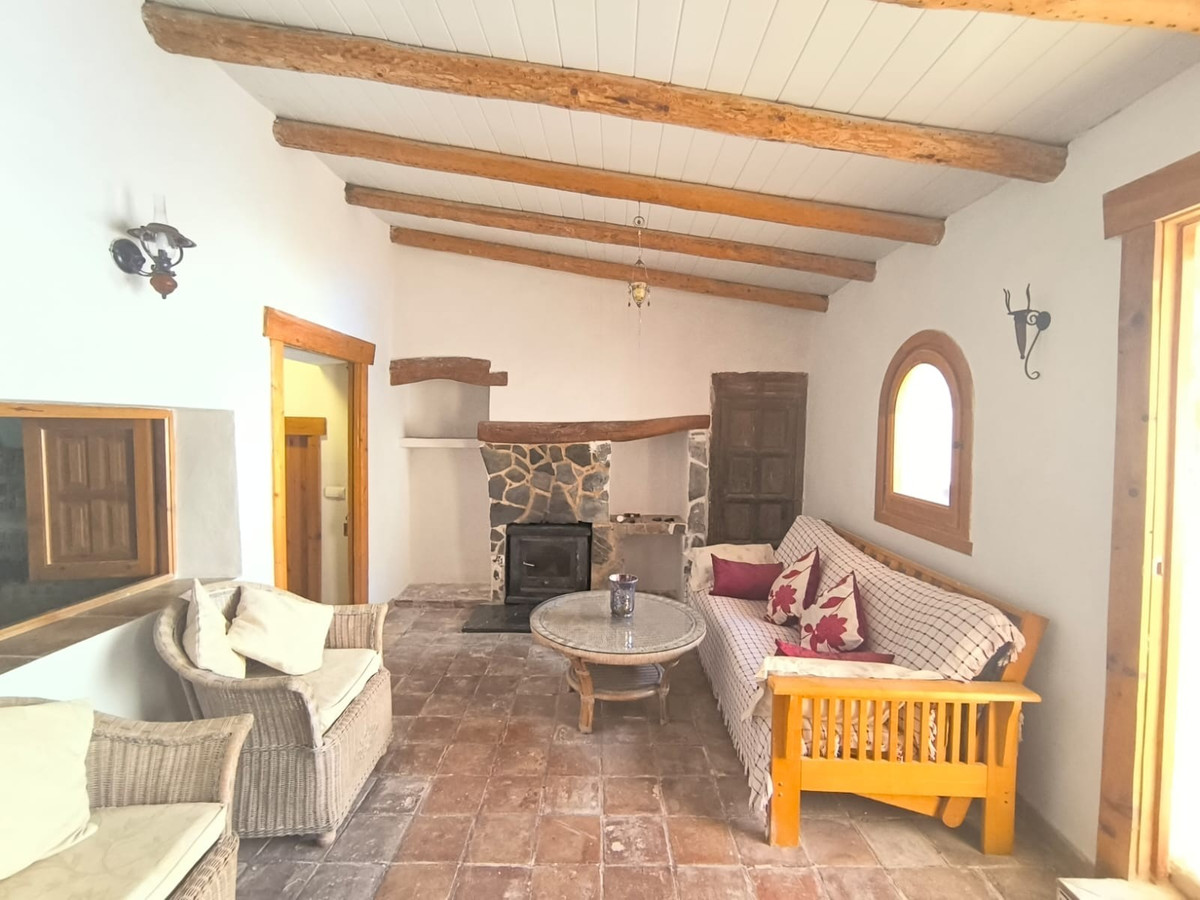 4 Bed Townhouse for sale in Chinorlet Costa Blanca, Alicante, Spain