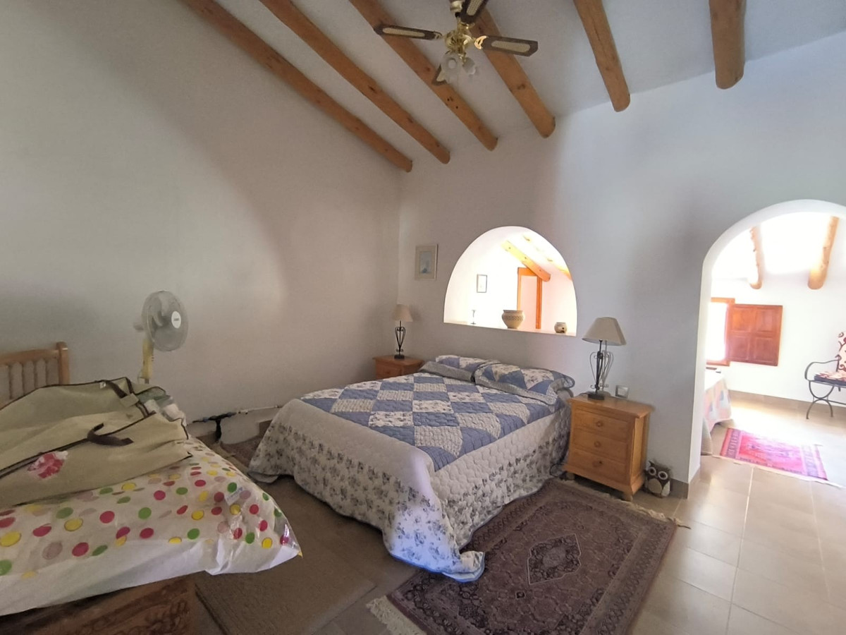 4 Bed Townhouse for sale in Chinorlet Costa Blanca, Alicante, Spain