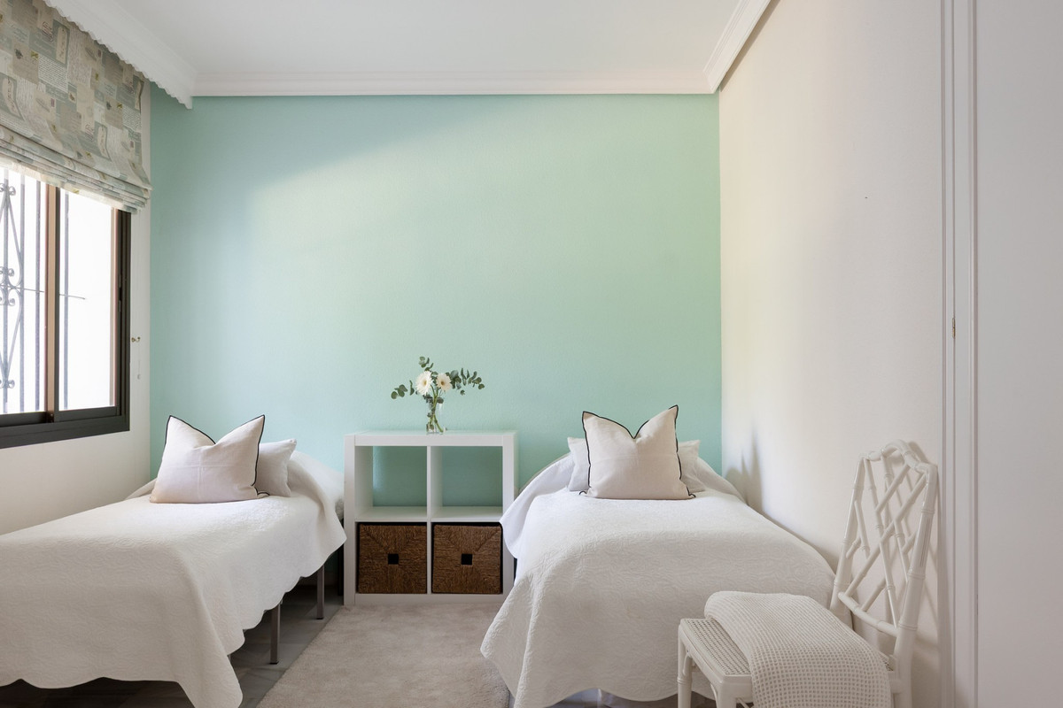 Se vende Apartamento Planta Media de 2 dormitorios en Costa Del Sol, Málaga, España