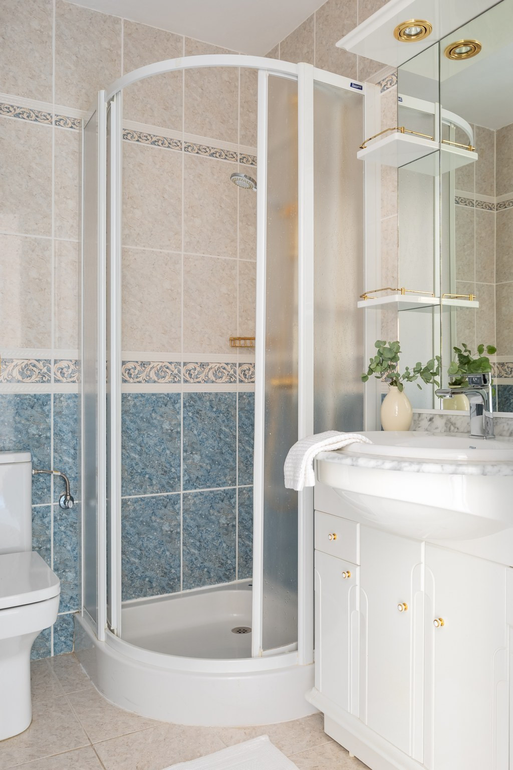 Se vende Apartamento Planta Media de 2 dormitorios en Costa Del Sol, Málaga, España