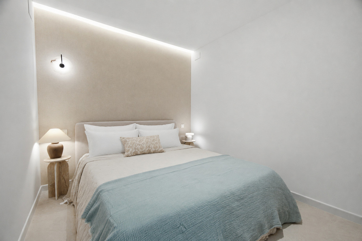 3 Bed Apartment for sale in Benahavís Costa Del Sol, Málaga, Spain