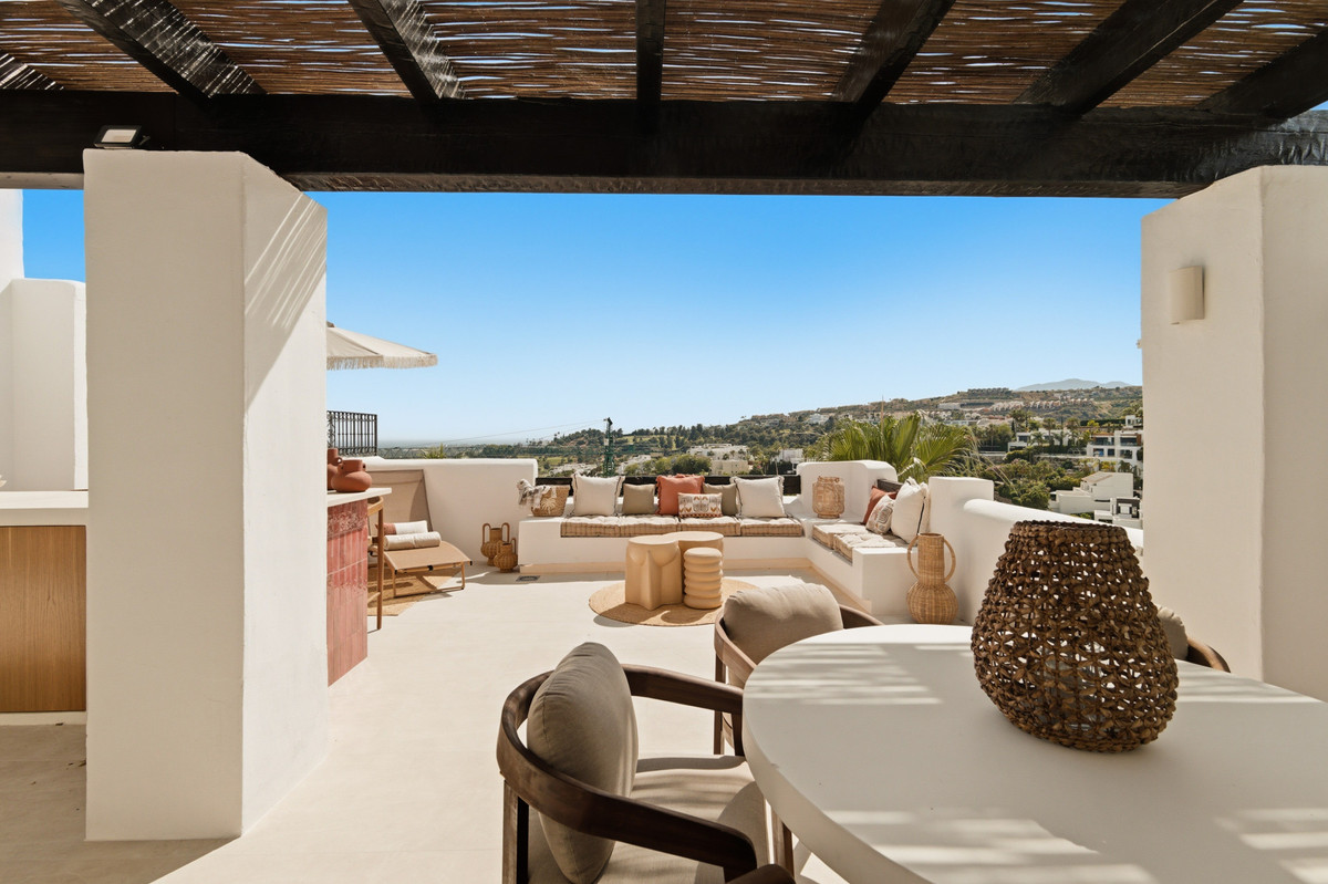 3 Bed Apartment for sale in Benahavís Costa Del Sol, Málaga, Spain