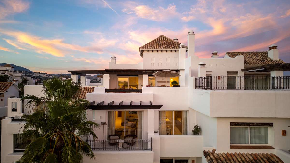 3 Bed Apartment for sale in Benahavís Costa Del Sol, Málaga, Spain