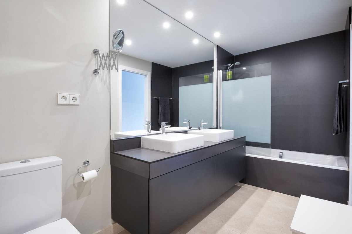 Se vende Apartamento Planta Baja de 2 dormitorios en Costa Del Sol, Málaga, España