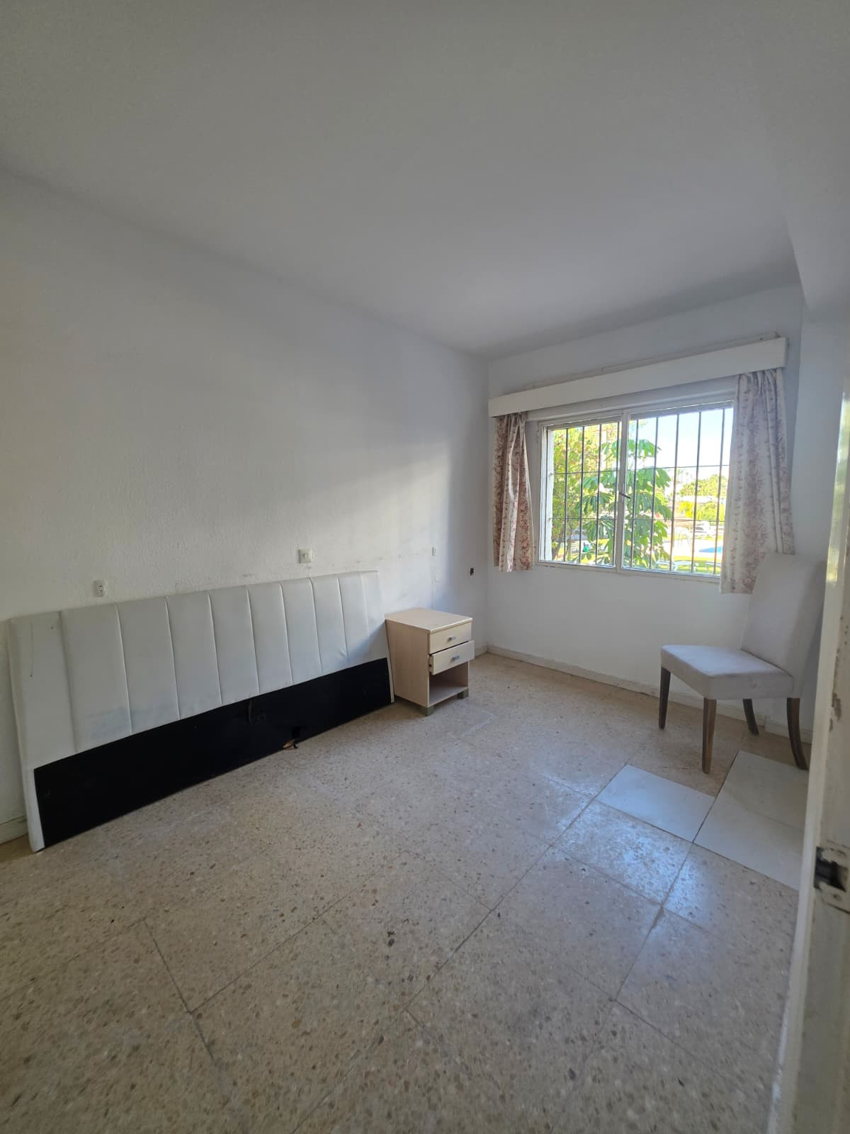 2 Bed Apartment for sale in The Golden Mile Costa Del Sol, Málaga, Spain