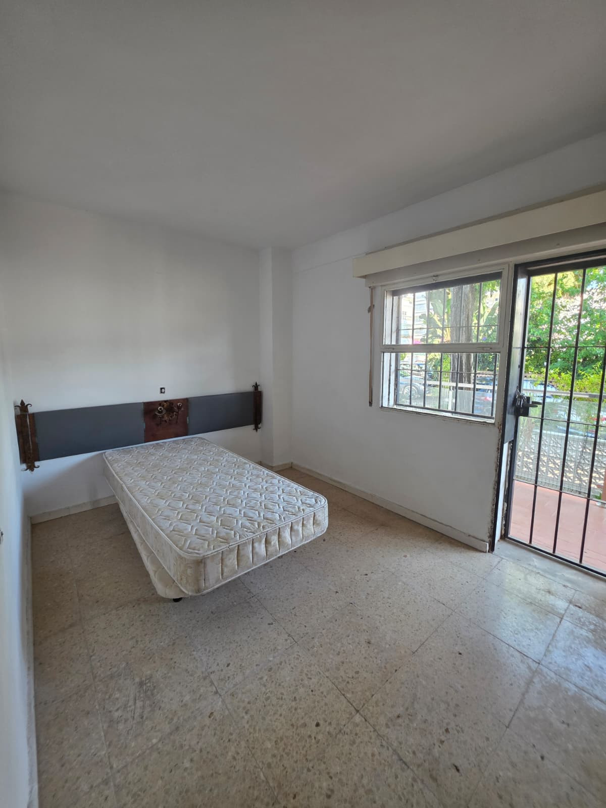 2 Bed Apartment for sale in The Golden Mile Costa Del Sol, Málaga, Spain