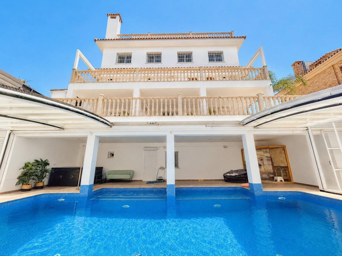 4 Bed Townhouse for sale in Campoamor Costa Blanca, Alicante, Spain