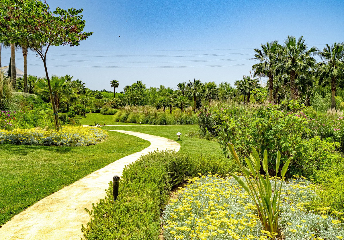 2 Bed Apartment for sale in Casares Costa Del Sol, Málaga, Spain