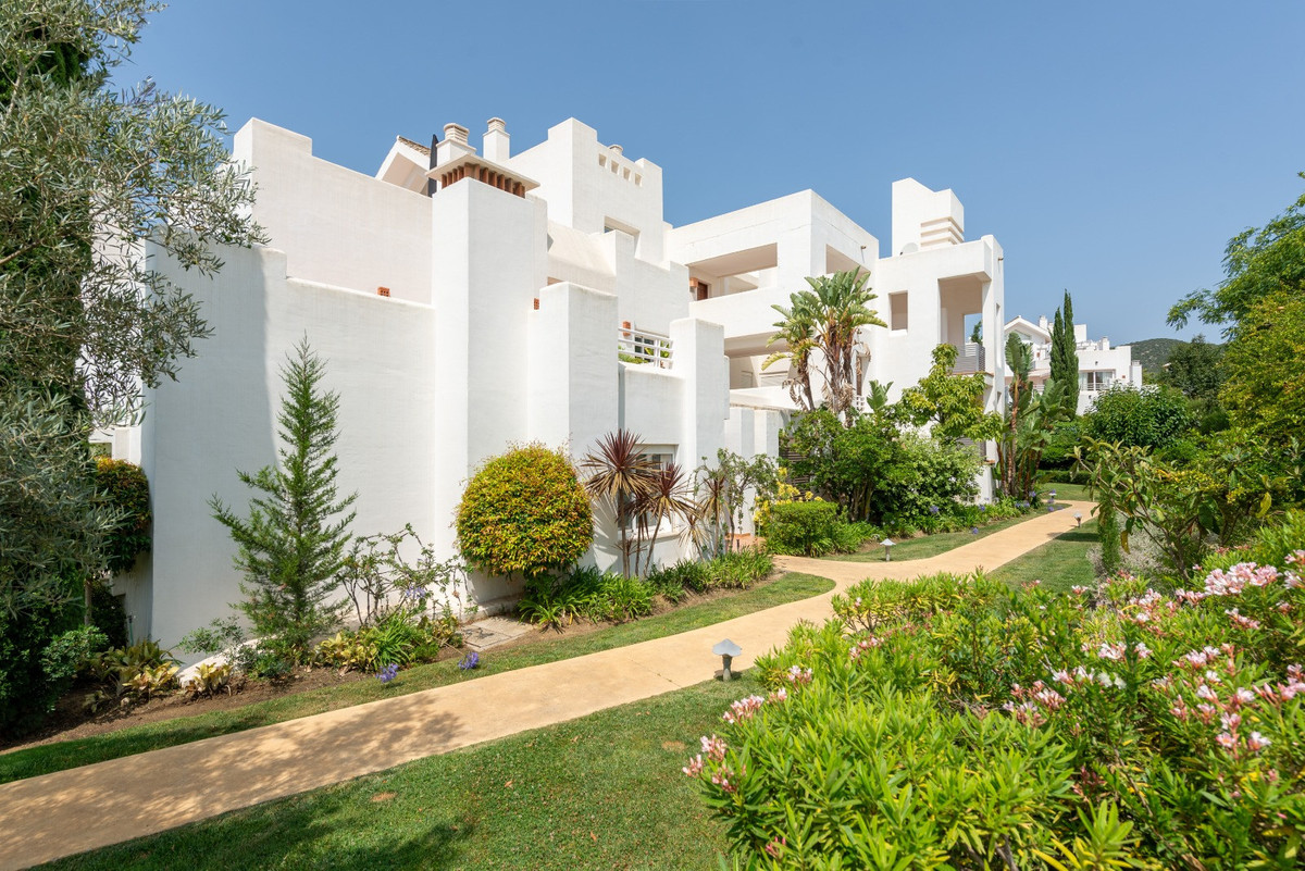 2 Bed Apartment for sale in Casares Costa Del Sol, Málaga, Spain