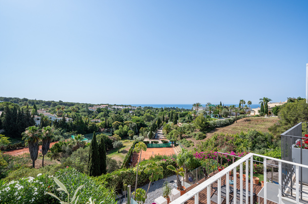 3 Bed Townhouse for sale in The Golden Mile Costa Del Sol, Málaga, Spain
